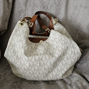 Michael Kors hand bag